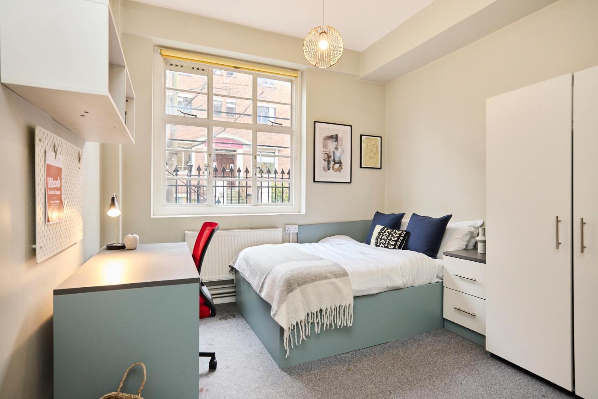 Louise House Albergue