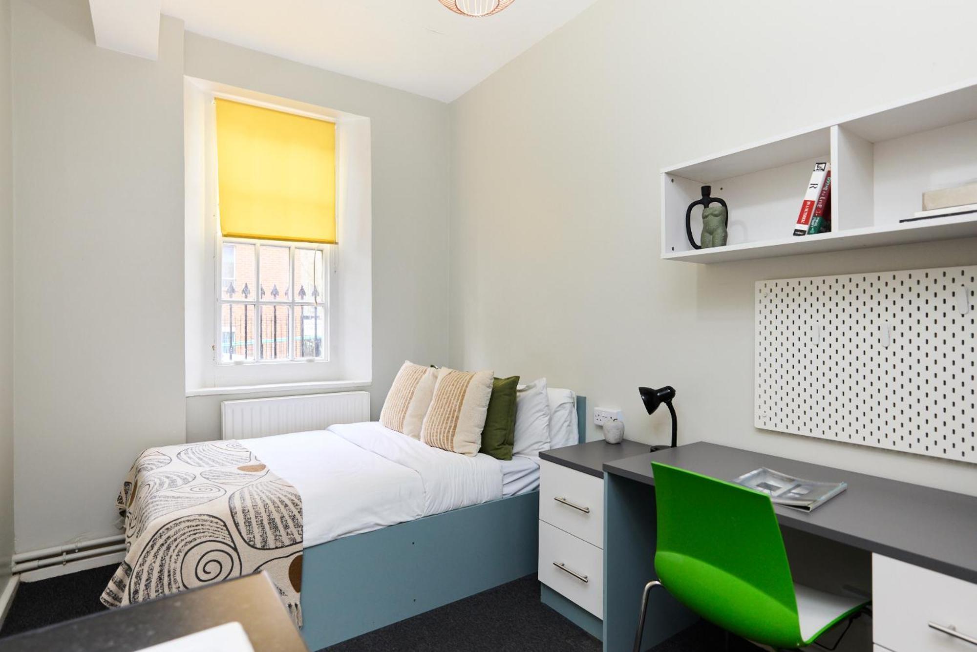 Louise House Albergue